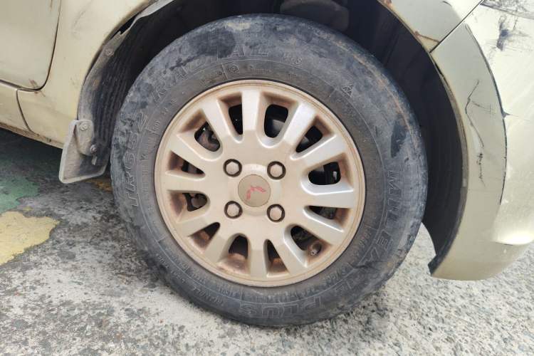 Used Wuling Rongguang V 2016 1.2L Practical Version Right Front Wheel Hub