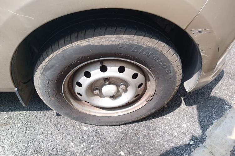 Used Wuling Rongguang V 2016 1.2L Practical Version Right Front Wheel Hub