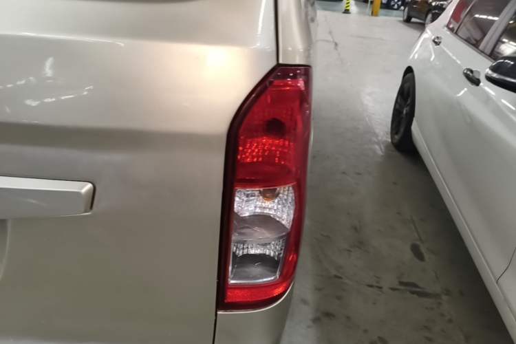 Used Wuling Rongguang V 2016 1.5L Standard Version Right Rear Taillight