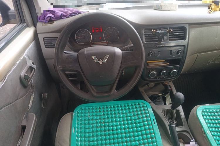 Used Wuling Rongguang V 2016 1.5L Practical Version Steering Wheel