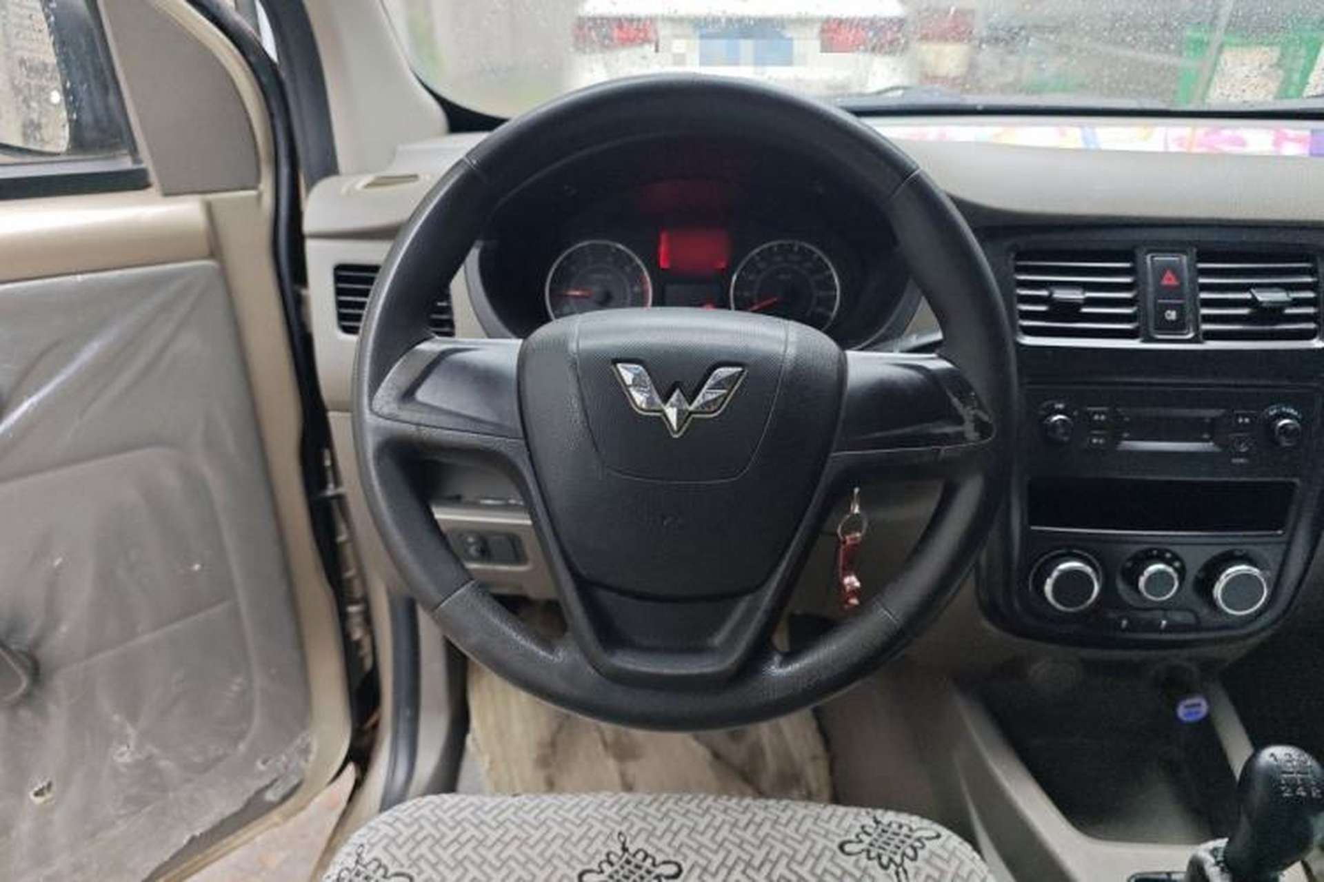 Used Wuling Rongguang V 2016 1.2L Practical Version Steering Wheel