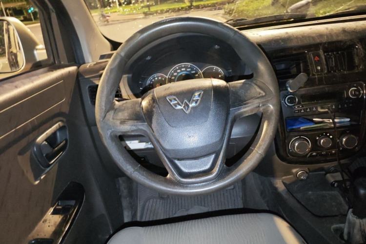 Used Wuling Rongguang V 2016 1.5L Standard Version Steering Wheel