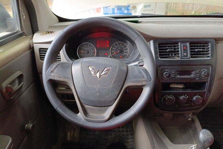Used Wuling Rongguang V 2016 1.5L Practical Version Steering Wheel