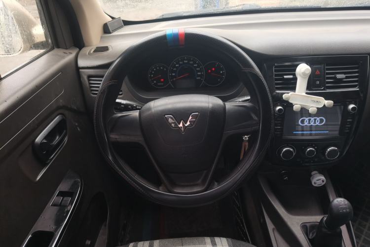 Used Wuling Rongguang V 2016 1.5L Standard Version Steering Wheel