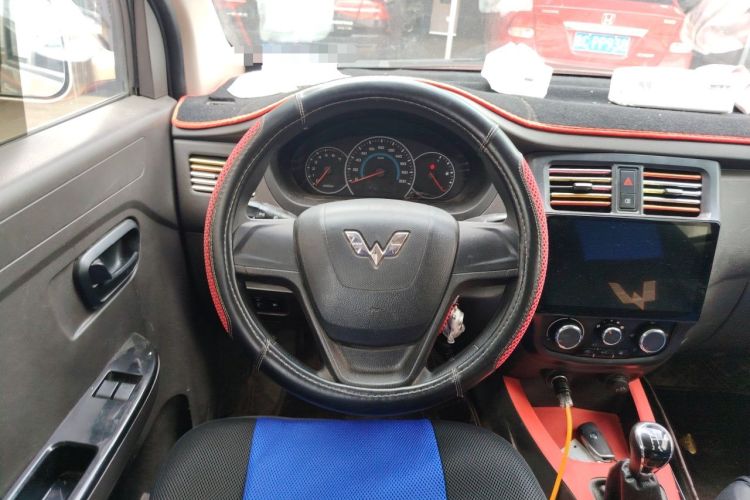 Used Wuling Rongguang V 2016 1.5L Standard Version Steering Wheel