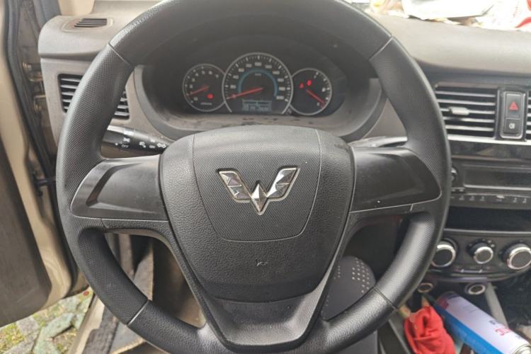 Used Wuling Rongguang V 2016 1.2L Standard Version Steering Wheel