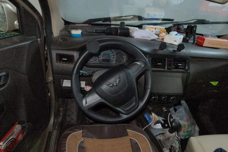 Used Wuling Rongguang V 2016 1.5L Standard Version Steering Wheel
