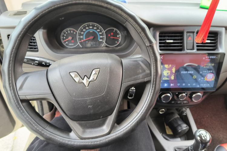 Used Wuling Rongguang V 2016 1.5L Standard Version Steering Wheel