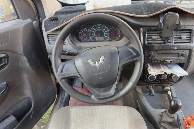 Used Wuling Rongguang V 2016 1.5L Standard Version Steering Wheel