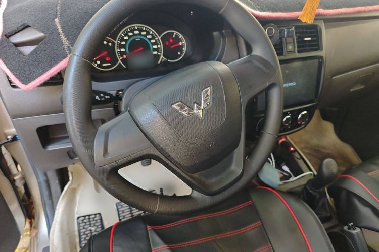 Used Wuling Rongguang V 2016 1.5L Standard Version Steering Wheel