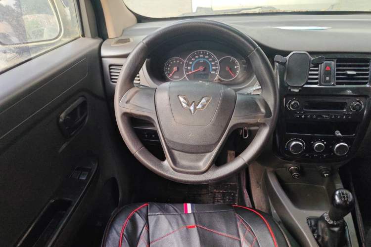 Used Wuling Rongguang V 2016 1.5L Standard Version Steering Wheel