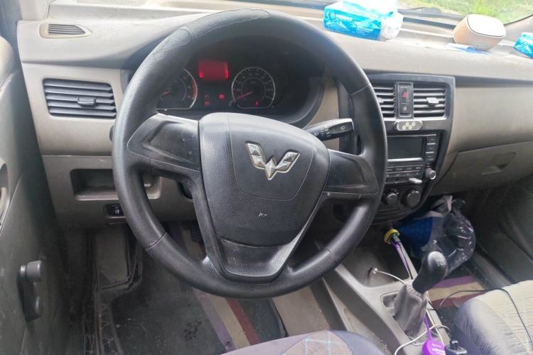 Used Wuling Rongguang V 2016 1.2L Practical Version Steering Wheel