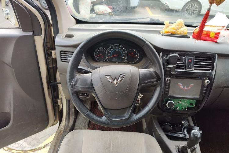 Used Wuling Rongguang V 2016 1.2L Practical Version Steering Wheel