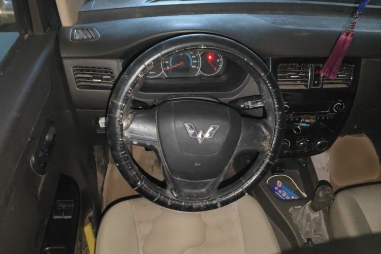 Used Wuling Rongguang V 2016 1.5L Standard Version Steering Wheel