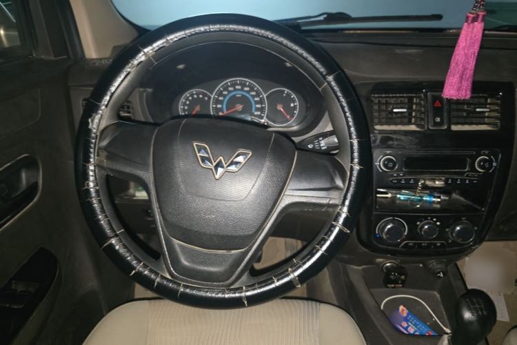 Used Wuling Rongguang V 2016 1.5L Standard Version Steering Wheel