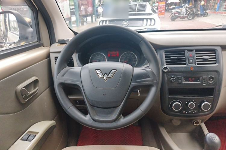 Used Wuling Rongguang V 2016 1.5L Practical Version Steering Wheel