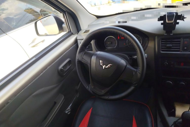 Used Wuling Rongguang V 2016 1.5L Practical Version Steering Wheel