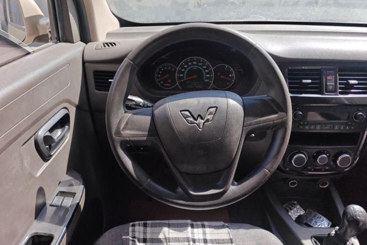 Used Wuling Rongguang V 2016 1.5L Standard Version Steering Wheel