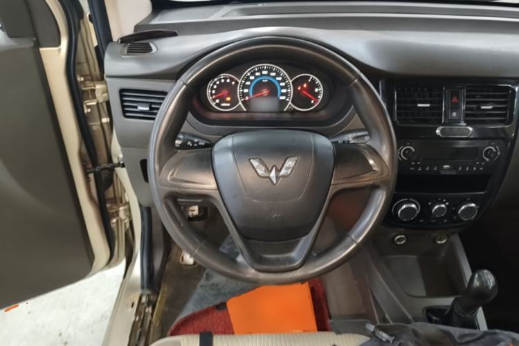 Used Wuling Rongguang V 2016 1.5L Standard Version Steering Wheel