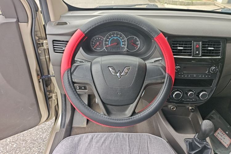 Used Wuling Rongguang V 2016 1.2L Standard Version Steering Wheel