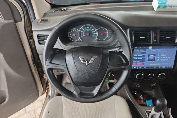 Used Wuling Rongguang V 2016 1.5L Standard Version Steering Wheel