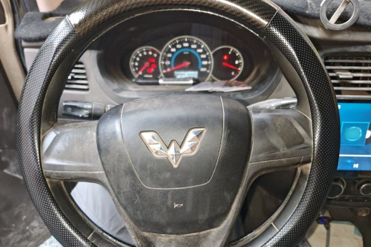 Used Wuling Rongguang V 2016 1.2L Standard Version Steering Wheel