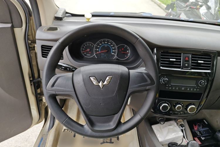 Used Wuling Rongguang V 2016 1.5L Standard Version Steering Wheel