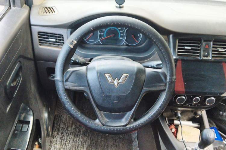 Used Wuling Rongguang V 2016 1.2L Standard Version Steering Wheel