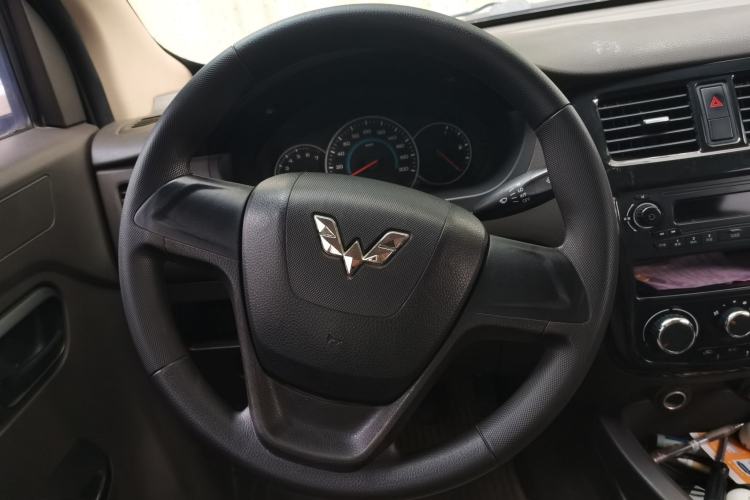 Used Wuling Rongguang V 2016 1.5L Standard Version Steering Wheel