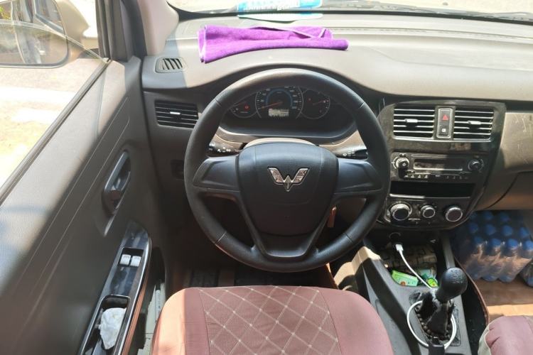 Used Wuling Rongguang V 2016 1.5L Standard Version Steering Wheel