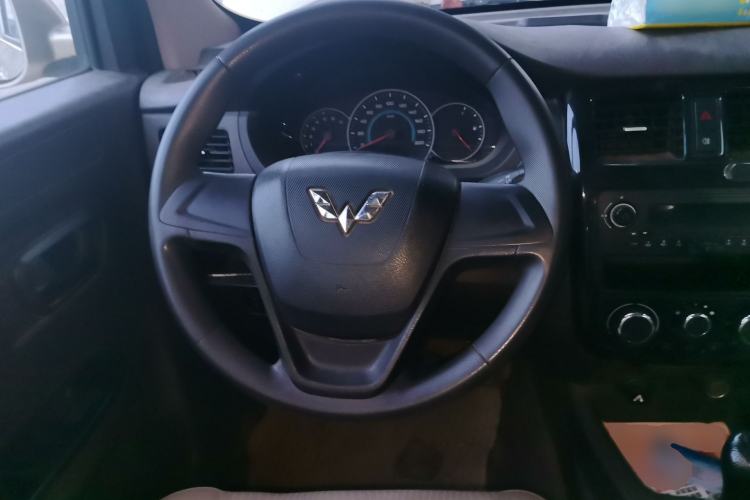 Used Wuling Rongguang V 2016 1.5L Standard Version Steering Wheel