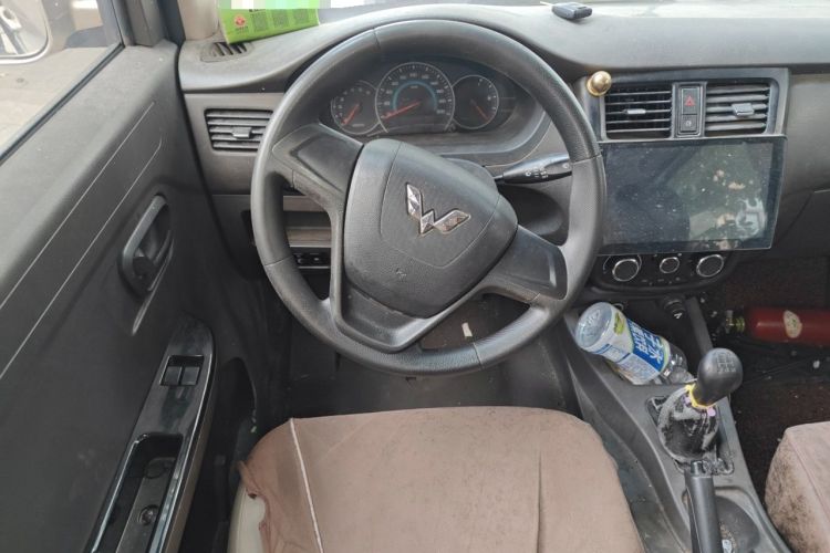 Used Wuling Rongguang V 2016 1.5L Standard Version Steering Wheel