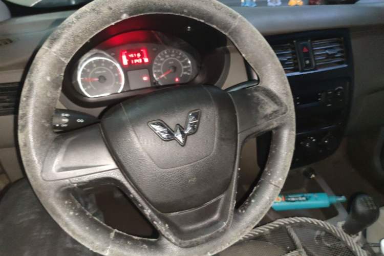 Used Wuling Rongguang V 2016 1.2L Practical Version Steering Wheel