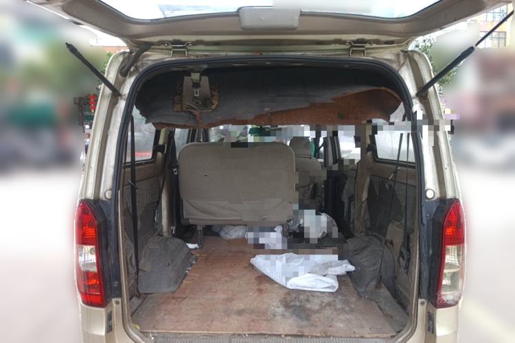 Used Wuling Rongguang V 2016 1.5L Practical Version Trunk