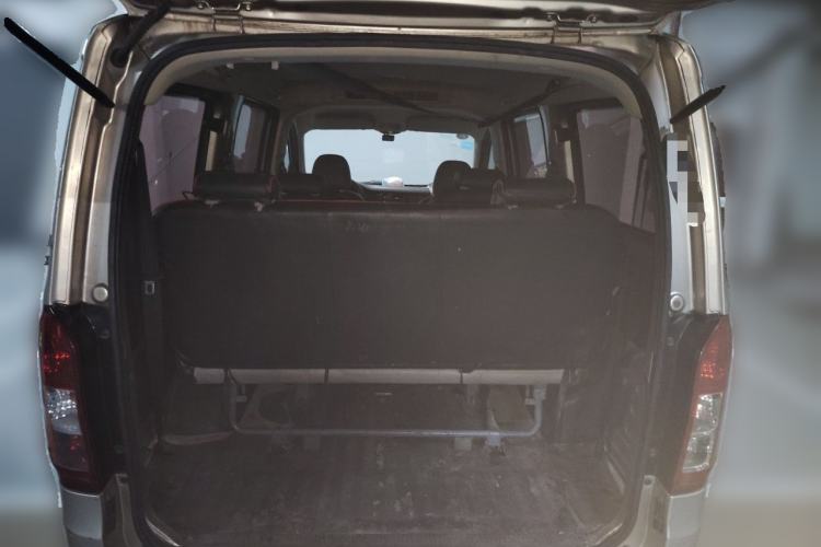 Used Wuling Rongguang V 2016 1.5L Standard Version Trunk