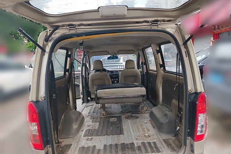 Used Wuling Rongguang V 2016 1.5L Practical Version Trunk