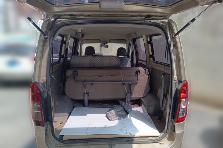 Used Wuling Rongguang V 2016 1.2L Practical Version Trunk