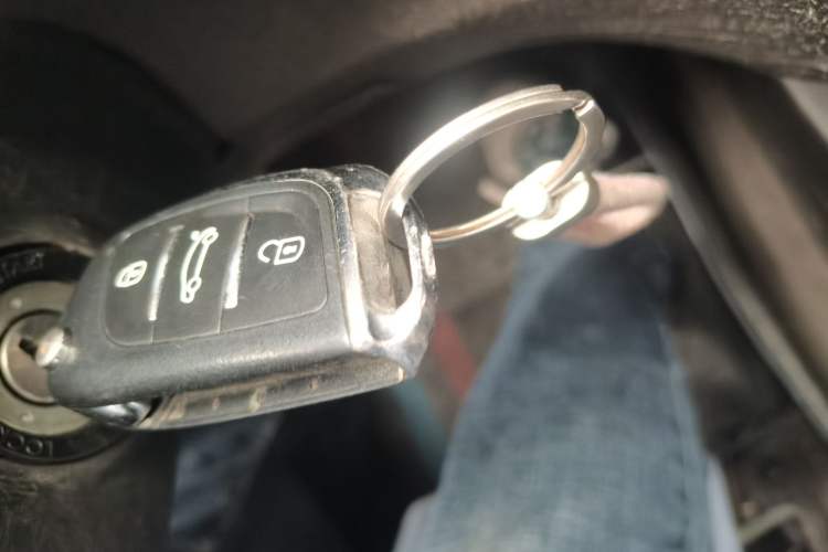 Used Wuling Rongguang V 2016 1.5L Standard Version Vehicle Key