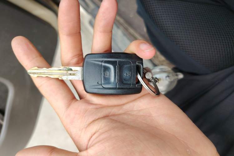 Used Wuling Rongguang V 2016 1.5L Standard Version Vehicle Key