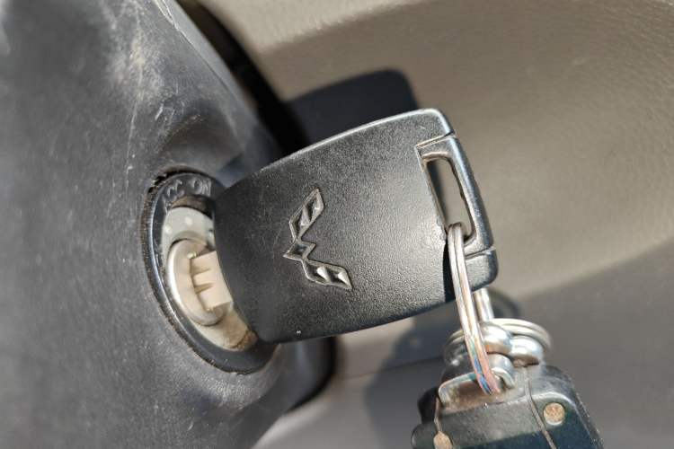 Used Wuling Rongguang V 2016 1.2L Practical Version Vehicle Key