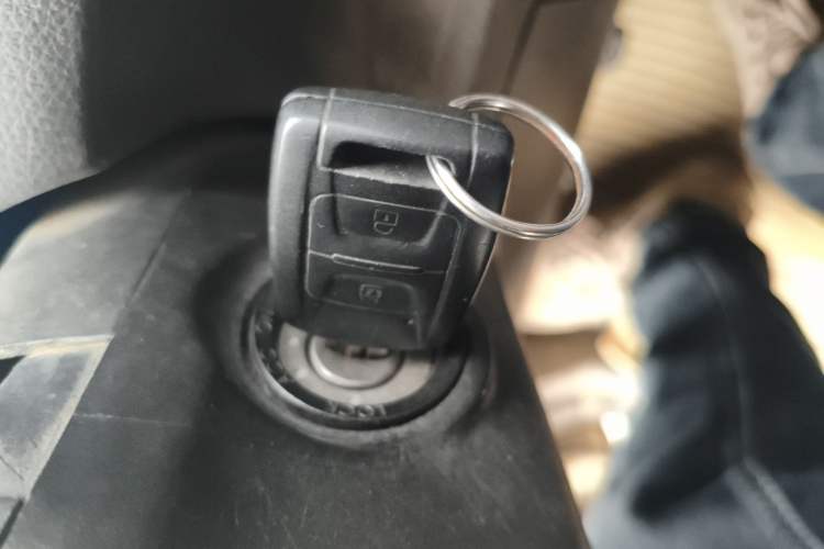 Used Wuling Rongguang V 2016 1.5L Standard Version Vehicle Key
