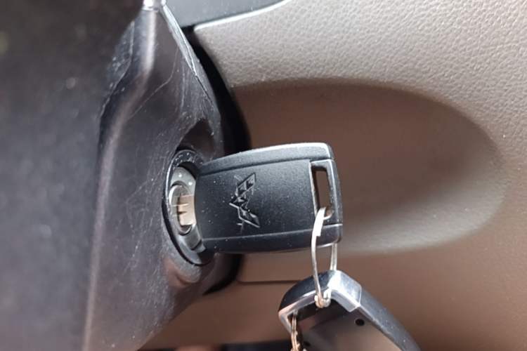 Used Wuling Rongguang V 2016 1.5L Practical Version Vehicle Key