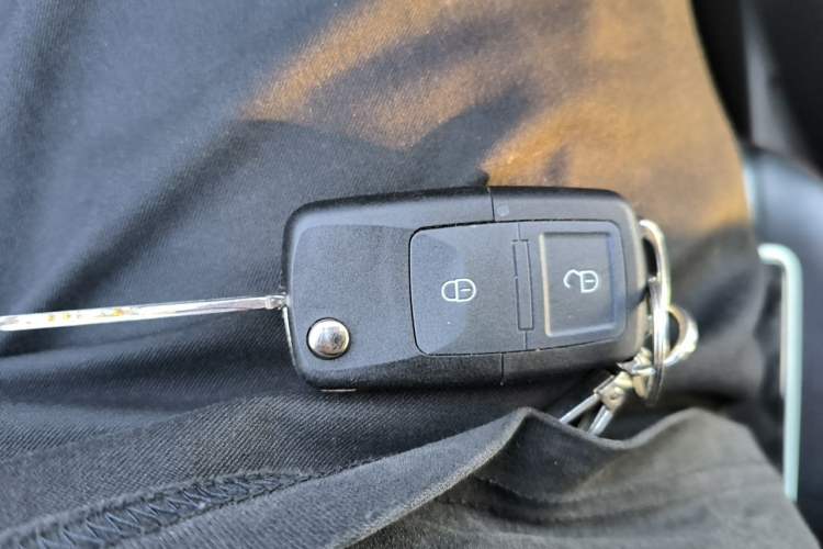 Used Wuling Rongguang V 2016 1.5L Standard Version Vehicle Key