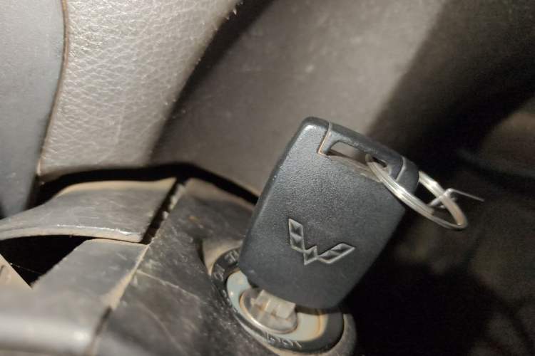 Used Wuling Rongguang V 2016 1.5L Standard Version Vehicle Key
