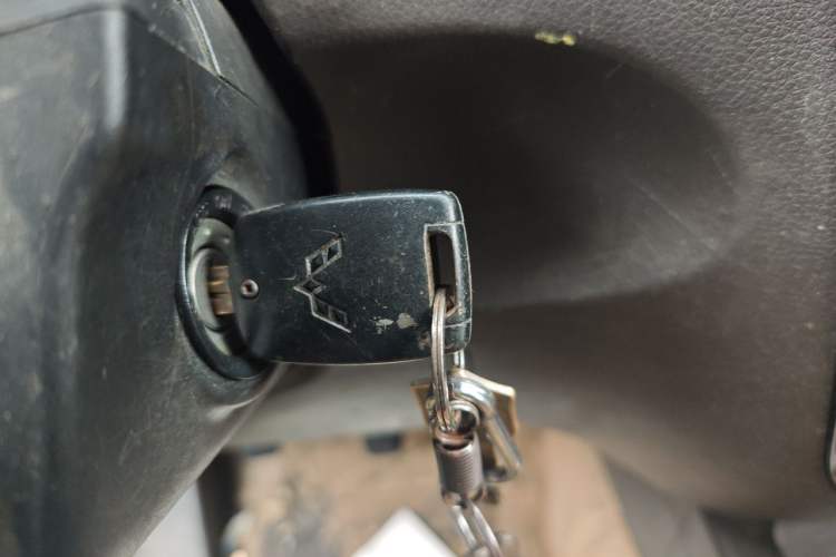 Used Wuling Rongguang V 2016 1.5L Standard Version Vehicle Key
