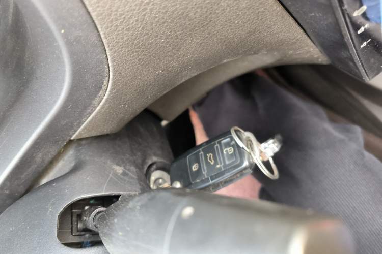 Used Wuling Rongguang V 2016 1.5L Standard Version Vehicle Key