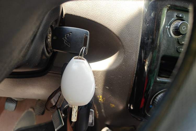 Used Wuling Rongguang V 2016 1.2L Standard Version Vehicle Key