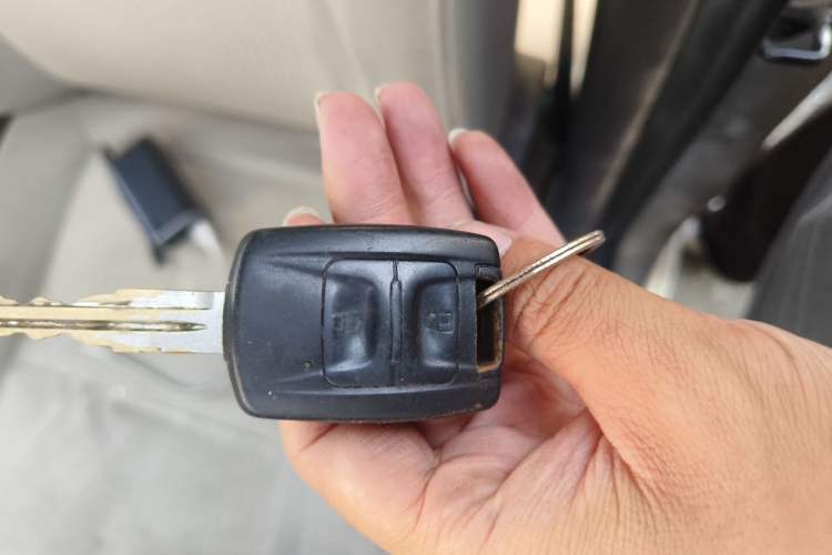 Used Wuling Rongguang V 2016 1.5L Standard Version Vehicle Key