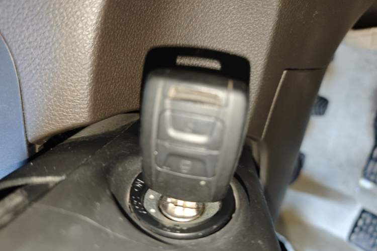 Used Wuling Rongguang V 2016 1.5L Standard Version Vehicle Key