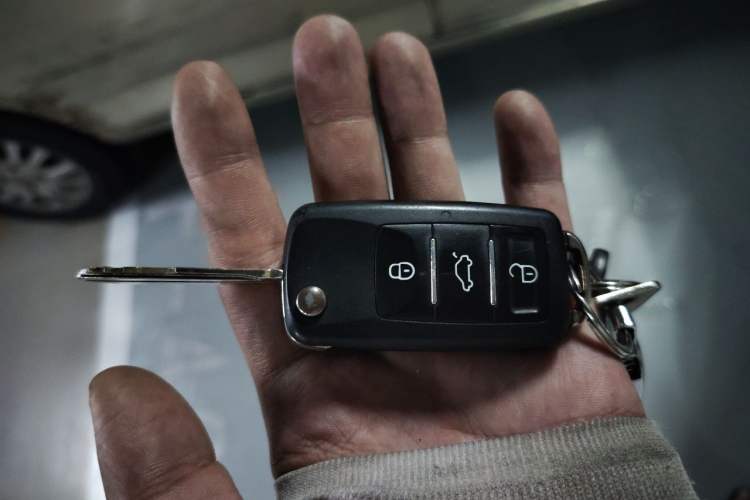 Used Wuling Rongguang V 2016 1.5L Standard Version Vehicle Key